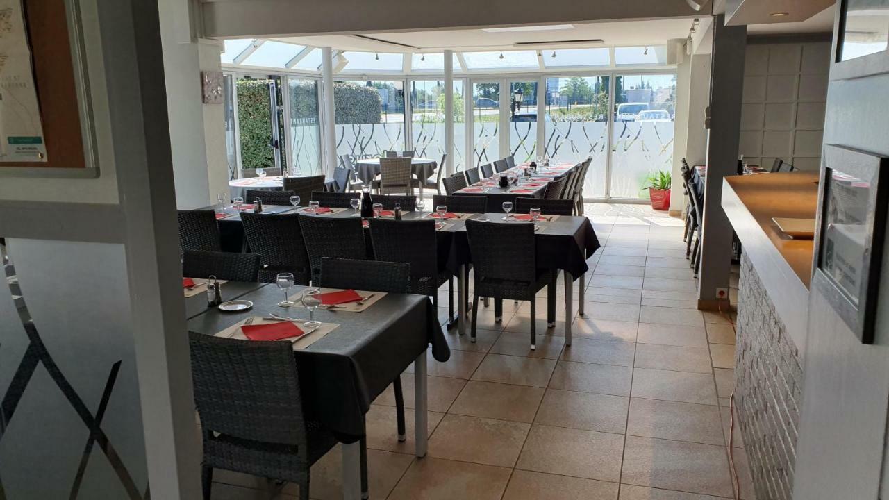 Logis Hotel Horus Restaurant Les Bruyeres Toulenne Exterior photo