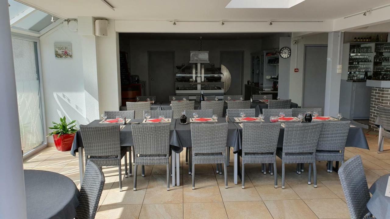 Logis Hotel Horus Restaurant Les Bruyeres Toulenne Exterior photo